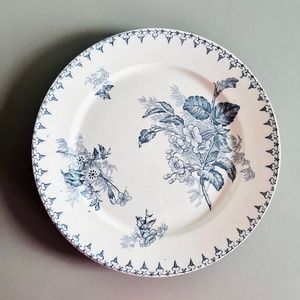 Antique ironstone plate / assiette vintage terre de fer